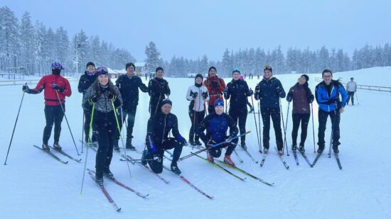 Skidlektionerna rullar på